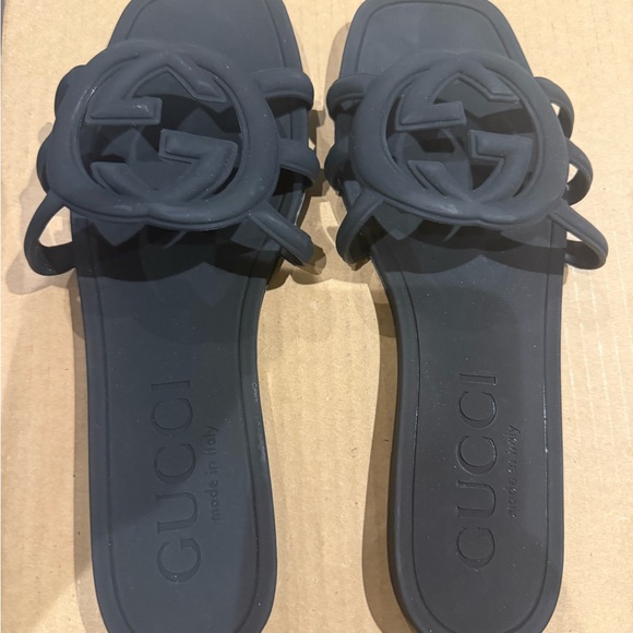 Gucci Black Logo Sandals for Women - Picture 1 of 2